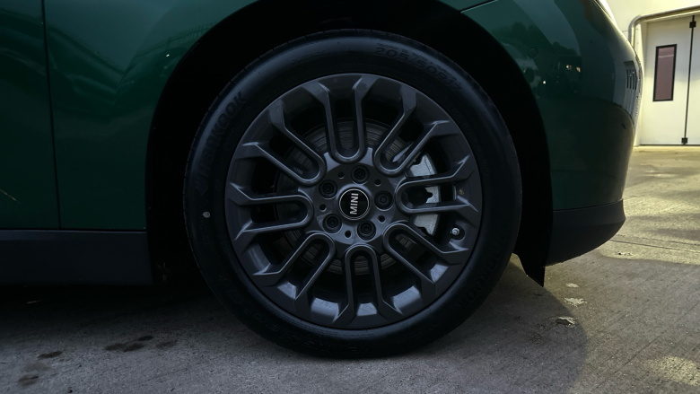 MINI Cooper 135kW E Exclusive [Level 2] 41kWh 3dr Auto Electric Hatchback